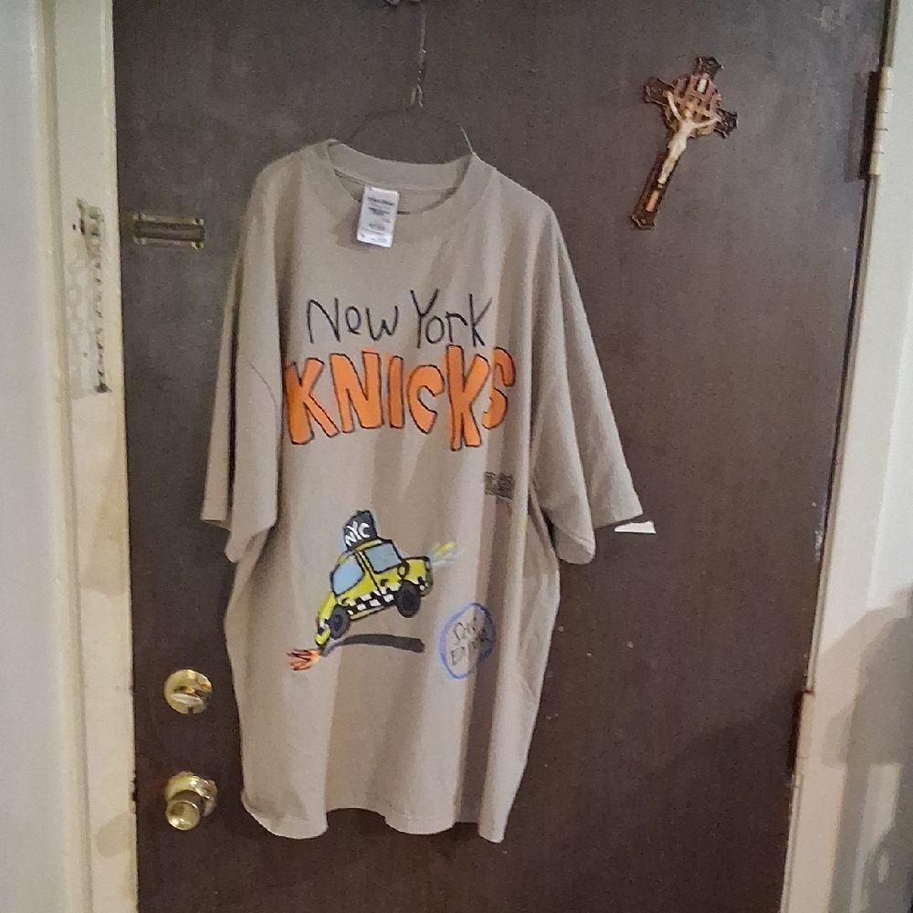 New York Knicks Mens Graphic T-Shirt - Gray